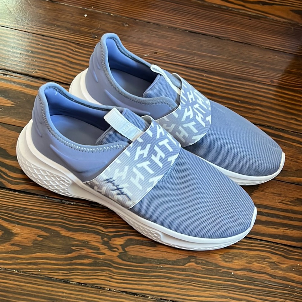 Tommy Hilfiger Laceless Sneakers (Size 9)